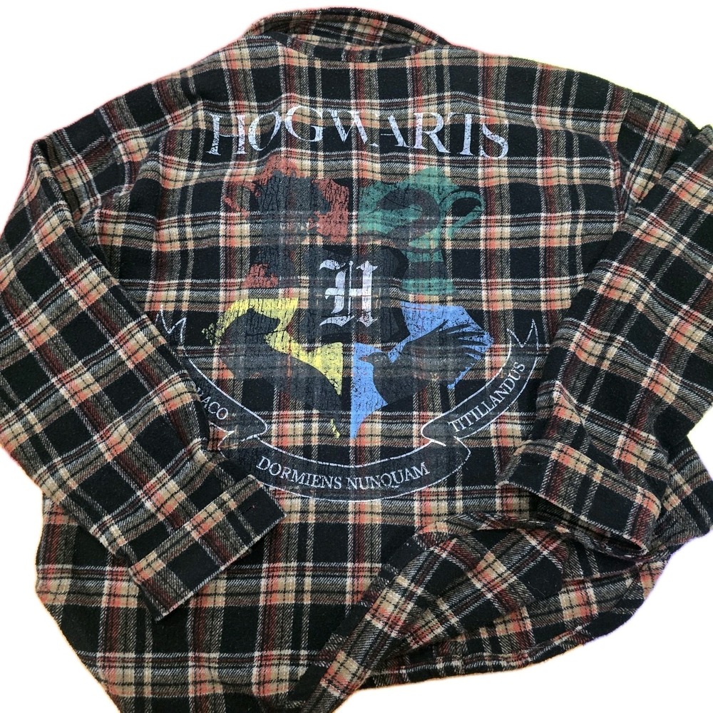 Harry Potter Hogwarts Plaid Flannel Shirt Small Mad Engine Crest Graphic Gray...